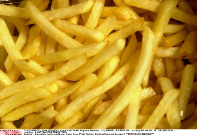 FRITERT MAT: Fritert mat, som pommes frites, bør unngås dersom man lider av halsbrann/sure oppstøt. FRITERT MAT: Fritert mat, som pommes frites, bør unngås dersom man lider av halsbrann/sure oppstøt.